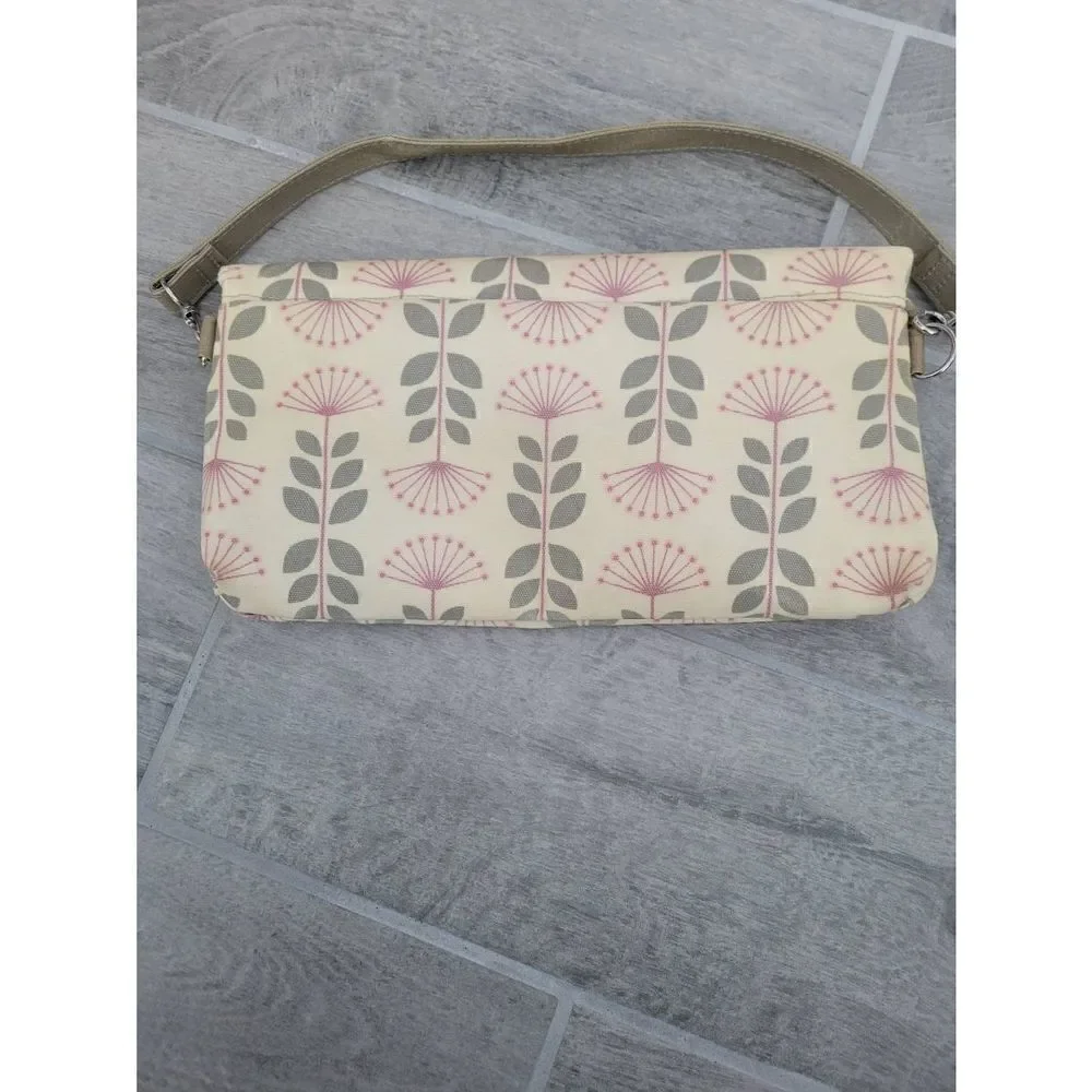 ‎Petunia Pickle Bottom Diaper Clutch